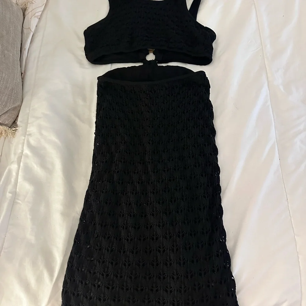 Lulu's Black Textured Sleeveless Cutout Dress - Picture 2 of 3